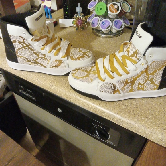 Designed William Rast sz 11 - Picture 5 of 5